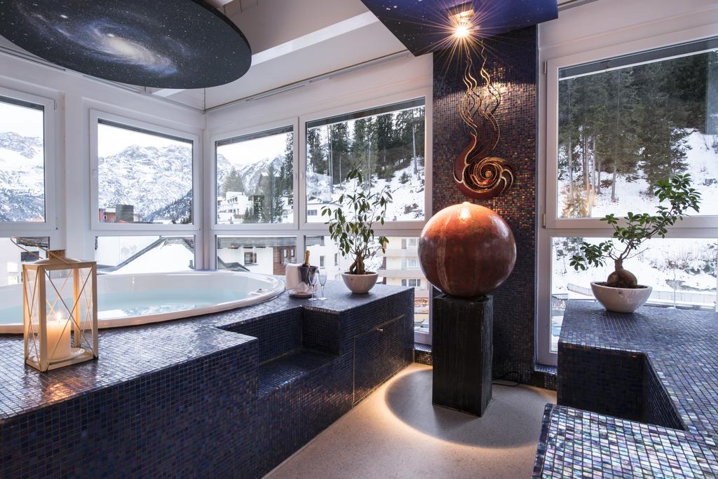 Posthotel Holiday Villa Arosa Exterior photo